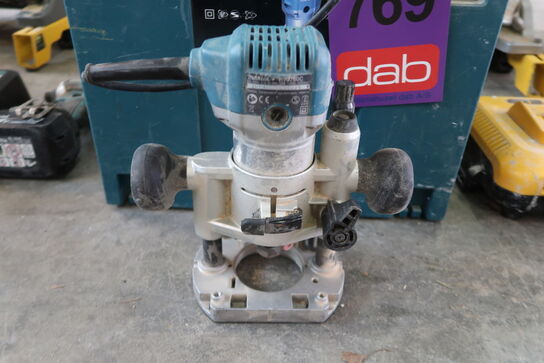 Overfræser, Makita RT0700C