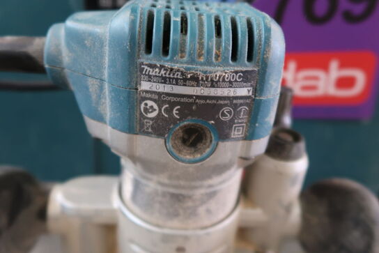 Overfræser, Makita RT0700C