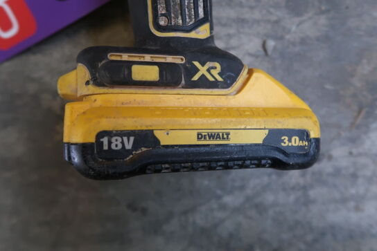 Akku vinkelsliber, DeWalt DCG405