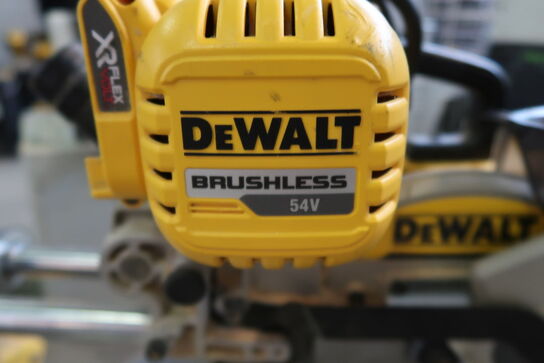 Kap-/geringssav, Dewalt DCS727N