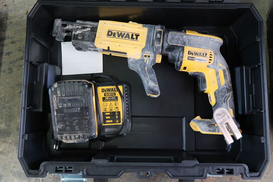 Akku gipsskruetrækkere med skruemagasin, Dewalt DCF620