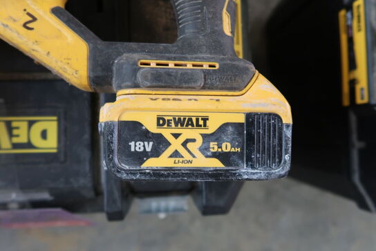 Akku bajonetsav, DeWalt DCS382