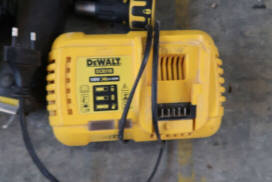 DeWalt DCB104 4-ports hurtiglader + diverse DeWalt 