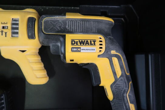 Akku gipsskruetrækkere med skruemagasin, Dewalt DCF620