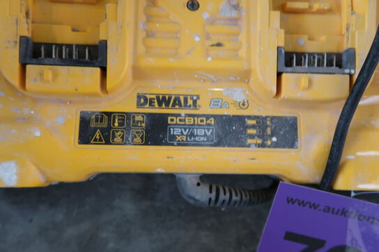 DeWalt DCB104 4-ports hurtiglader + diverse DeWalt 