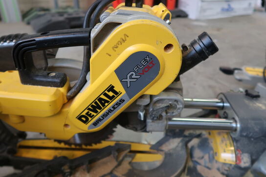 Kap-/geringssav, Dewalt DCS727N