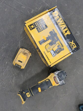 Akkuværktøj DEWALT - Vinkelsliber DCG405 + Hammer DCH072N