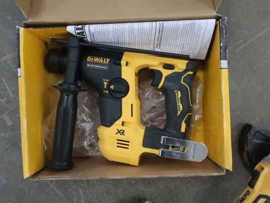 Akkuværktøj DEWALT - Vinkelsliber DCG405 + Hammer DCH072N