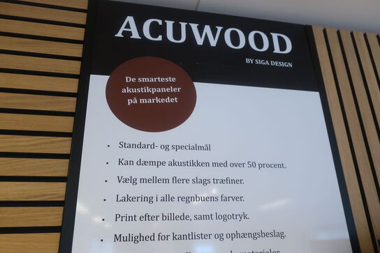 Udstillingsvæg ACUWOOD uden fjernsyn