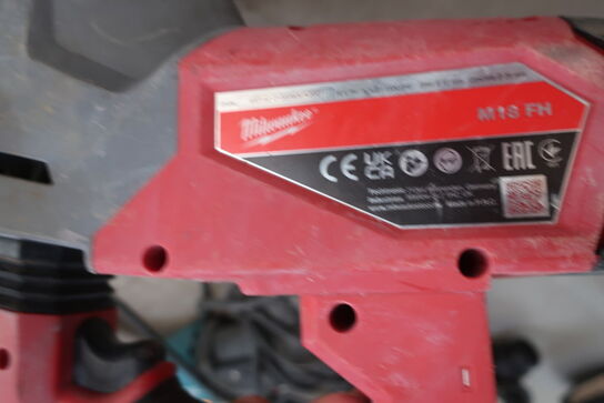 2 stk. akku-borehammer MILWAUKEE M18 FH u. batteri