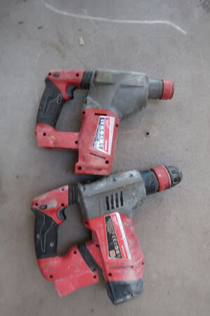 2 stk. akku-borehammer MILWAUKEE M18 brushless u. batteri