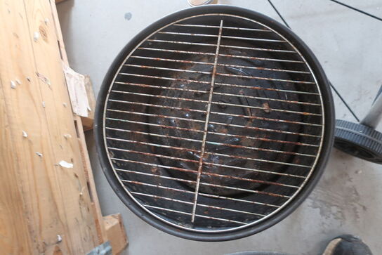 2 stk. Kuglegrill bla. WEBER