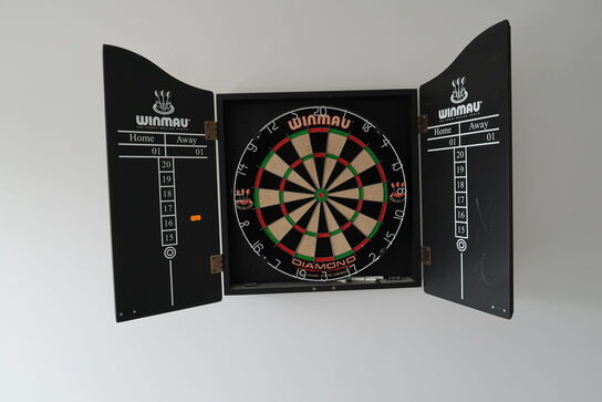 Dartskive WINMAU DIAMOND inkl. skab