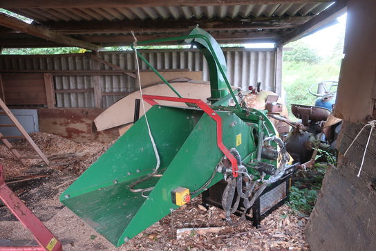 Flishugger WOOD CHIPPER EC0-17H monteret på MAJOR traktor