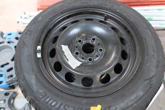 4 stk. dæk med stålfælge BRIDGESTONE BLIZZAK LM005 205/60R16