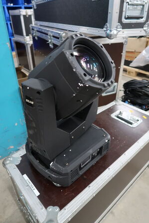 Moving Head MF-200 (momsfri)