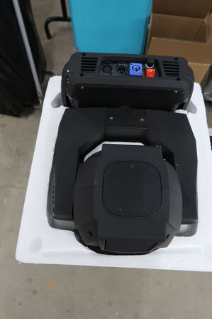 Moving Head MF-200 (momsfri)