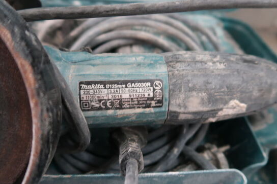 2 stk. håndværktøj MAKITA GA3050R, HB2470