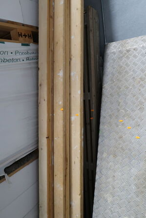 3 stk. stilladstraller samt div. Træ