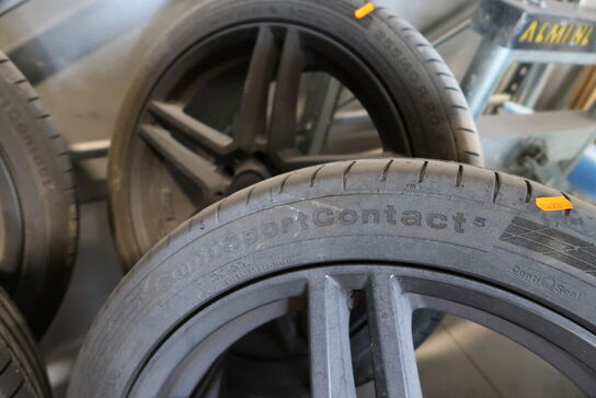 4 stk. alufælge med dæk CONTINENTAL 255/40R20VXL