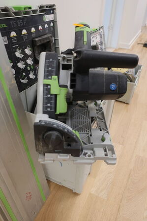 Dyksav FESTOOL TS 55 FEBQ samt føringsskinne FESTOOL FS 1400/2