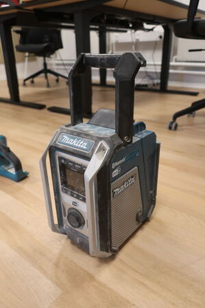 Radio MAKITA DMR115