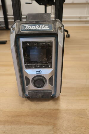 Radio MAKITA DMR115