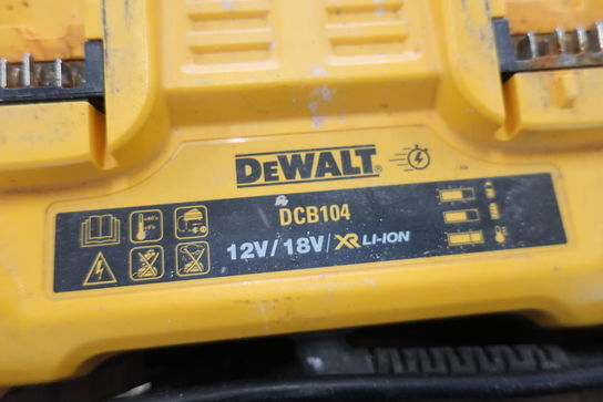 Batterilader DEWALT DCB104