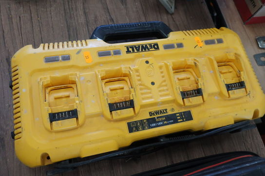 Batterilader DEWALT DCB104