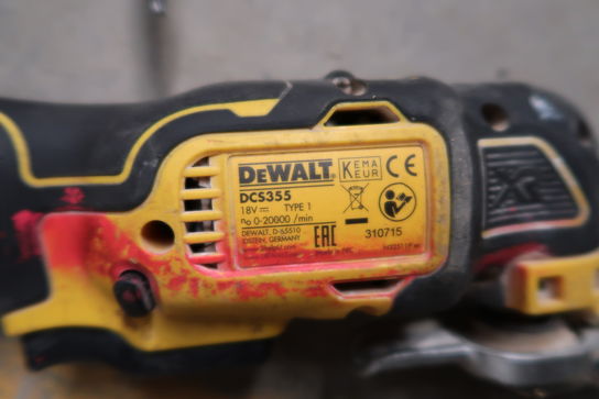 Akku-værktøj DEWALT skruemaskine DCF887 boremaskine samt multitool DCS355