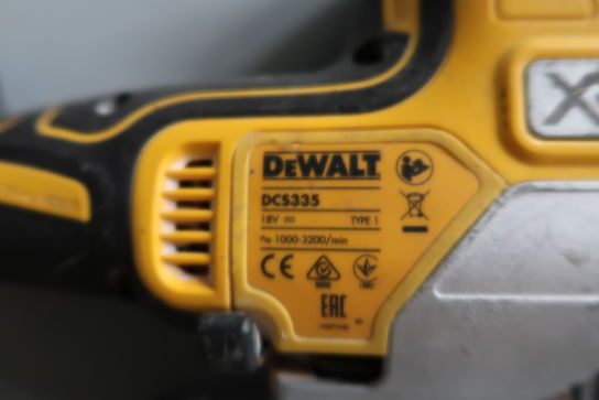 Akku-værktøj stiksav DEWALT DCS335