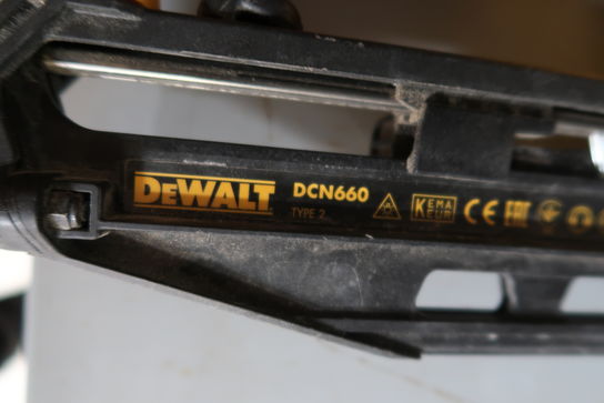 Akku-værktøj Sømpistol DEWALT DCN660