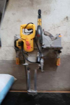 Kap/geringssav DEWALT DW712N