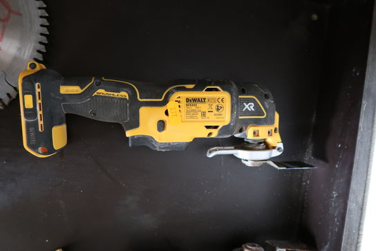 Akku-værktøj multicutter DEWALT DCS355