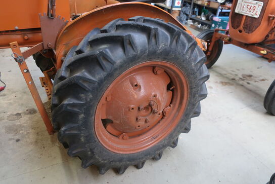 Traktor ALLIS-CHALMERS D-270