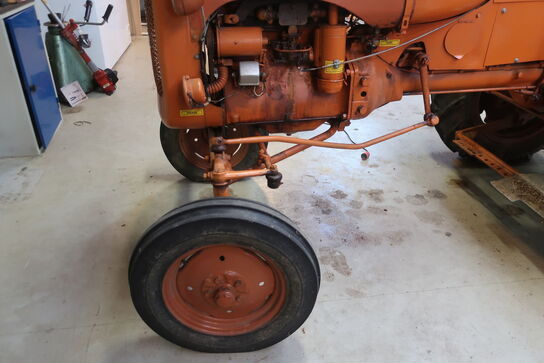 Traktor ALLIS-CHALMERS D-270