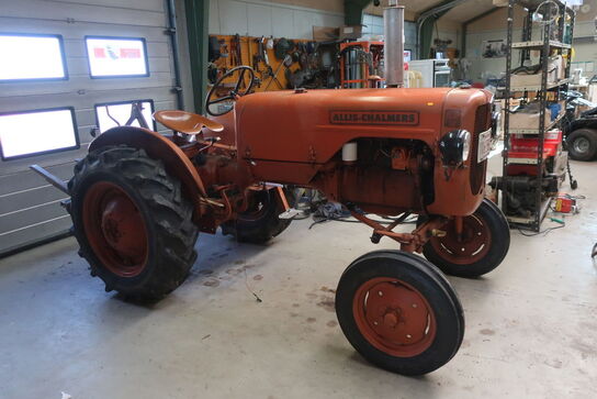 Traktor ALLIS-CHALMERS F-272