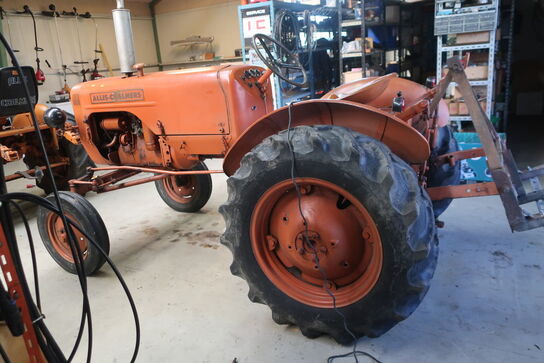 Traktor ALLIS-CHALMERS F-272