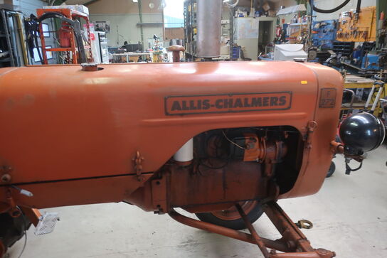 Traktor ALLIS-CHALMERS F-272