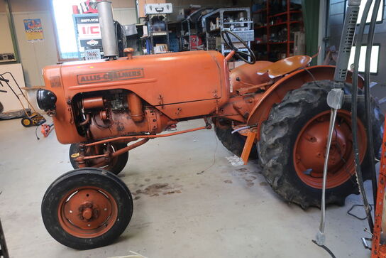 Traktor ALLIS-CHALMERS F-272