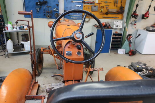 Traktor ALLIS-CHALMERS D-270