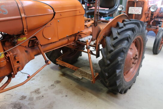 Traktor ALLIS-CHALMERS D-270