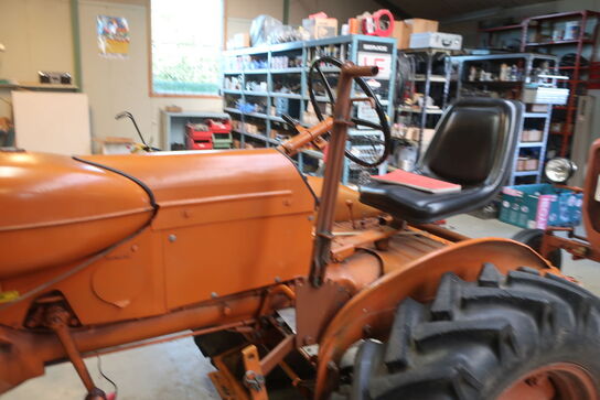 Traktor ALLIS-CHALMERS D-270