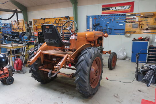 Traktor ALLIS-CHALMERS D-270