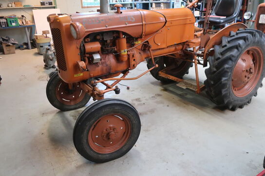 Traktor ALLIS-CHALMERS D-270