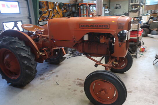 Traktor ALLIS-CHALMERS F-272