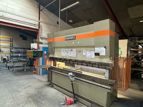 Kantpresse, DONEWELL 125-3000 H