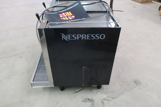 Kaffemaskine NESPRESSO Aguila AG220