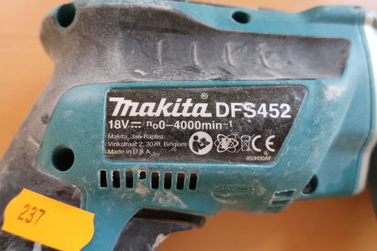 Gipsskruemaskine MAKITA DFS452