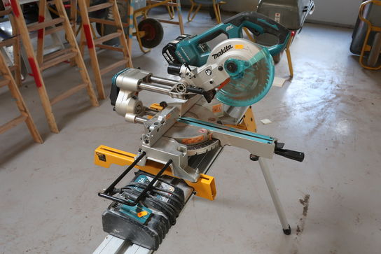 Kap-/geringssav MAKITA DLS714 med arbejdsbord